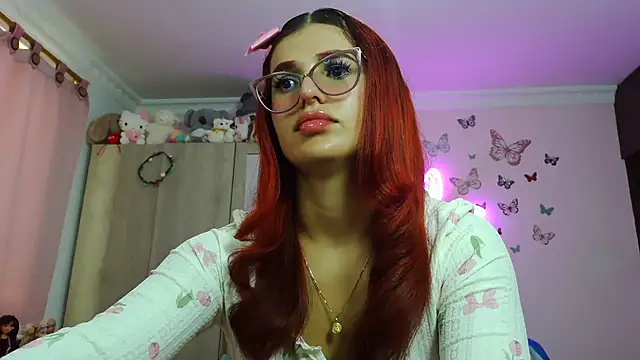 Snapshot of caroline_jonson chatting on June 5, 1:17 pm caroline jonson online show from June 5, 1:17 pm