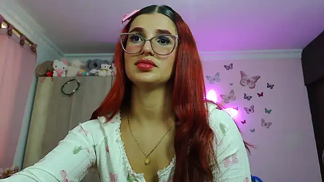 Snapshot of caroline_jonson chatting on June 7, 3:27 pm caroline jonson online show from June 7, 3:27 pm