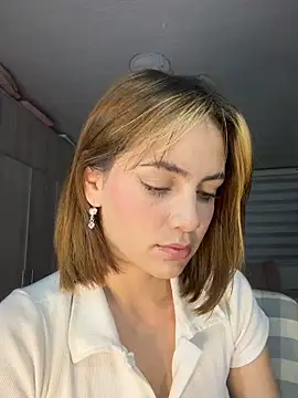 Lorraine Leon online show from February 5, 3:11 am