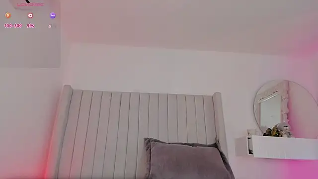 Snapshot of Shelynna_azzul chatting on May 26, 12:34 pm Shelynna azzul online show from May 26, 12:34 pm