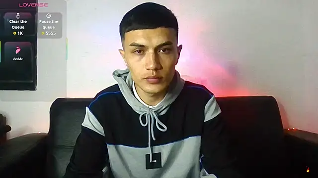 Snapshot of Tifanny_Sweett chatting on February 10, 11:42 pm Tifanny Sweett online show from February 10, 11:42 pm