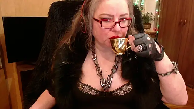 Miss Tress online show from December 17, 6:31 pm