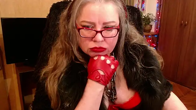 Miss Tress online show from December 31, 11:39 pm