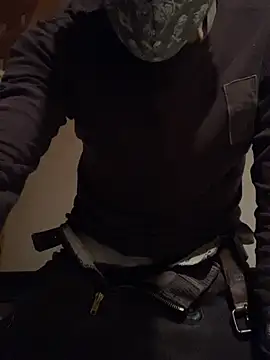 Snapshot of TweakyDude chatting on February 12, 12:44 pm TweakyDude online show from February 12, 12:44 pm