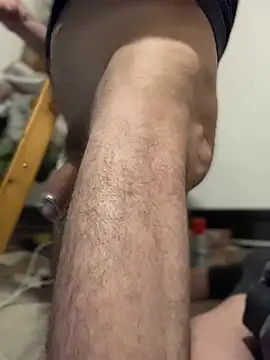 Snapshot of TweakyDude chatting on February 20, 8:27 am TweakyDude online show from February 20, 8:27 am