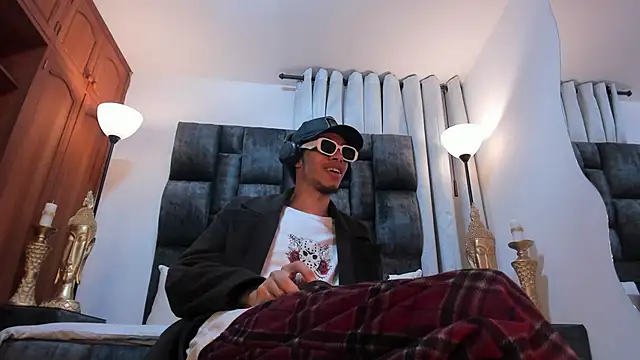 Snapshot of TomyMosterCock chatting on December 7, 12:52 am TomyMosterCock online show from December 7, 12:52 am