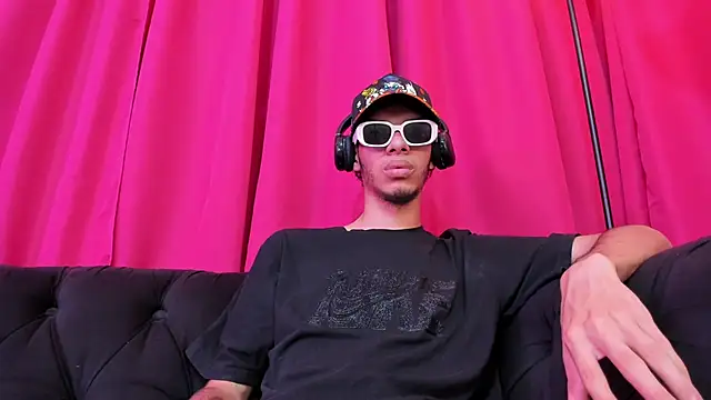 Snapshot of TomyMosterCock chatting on January 30, 3:33 am TomyMosterCock online show from January 30, 3:33 am