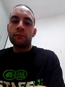 Snapshot of bearguy998 chatting on February 8, 7:27 pm bearguy998 online show from February 8, 7:27 pm