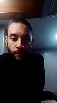 Snapshot of bearguy998 chatting on February 24, 5:42 pm bearguy998 online show from February 24, 5:42 pm