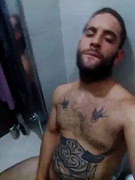 Snapshot of bearguy998 chatting on September 9, 7:02 pm bearguy998 online show from September 9, 7:02 pm