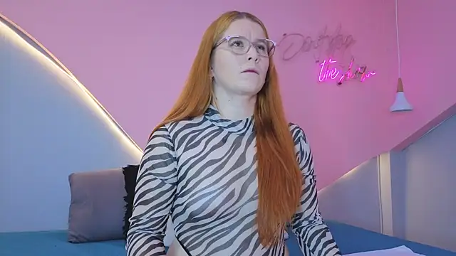 AllisonRoberts  online show from April 8, 11:54 am