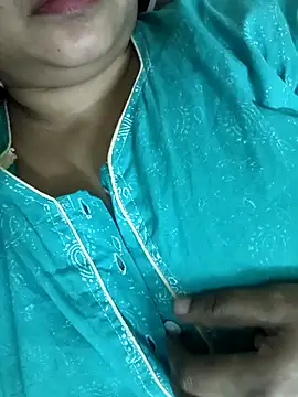 cuteyqueen online show from December 7, 12:56 pm