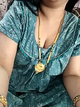 cuteyqueen online show from February 27, 6:02 am