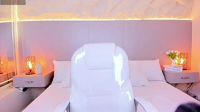 JessyEvans online show from April 11, 7:29 pm