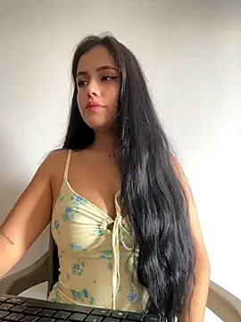 AbbyMillerrr online show from December 4, 2:15 pm