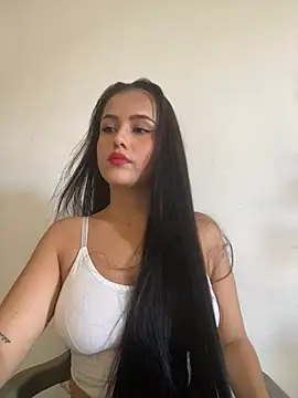 Snapshot of AbbyMillerrr chatting on May 6, 7:19 pm AbbyMillerrr online show from May 6, 7:19 pm