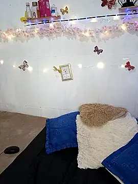 keterinjones--11 online show from January 18, 1:31 am