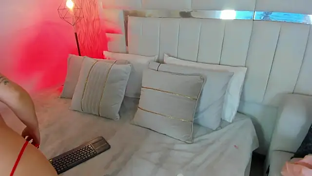 1m dalhia online show from February 6, 8:45 pm