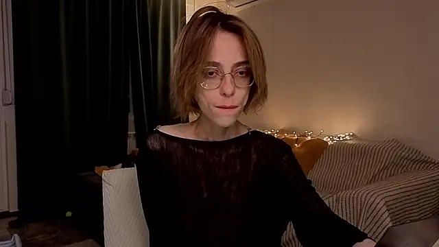 amber quell here online show from March 7, 5:43 pm