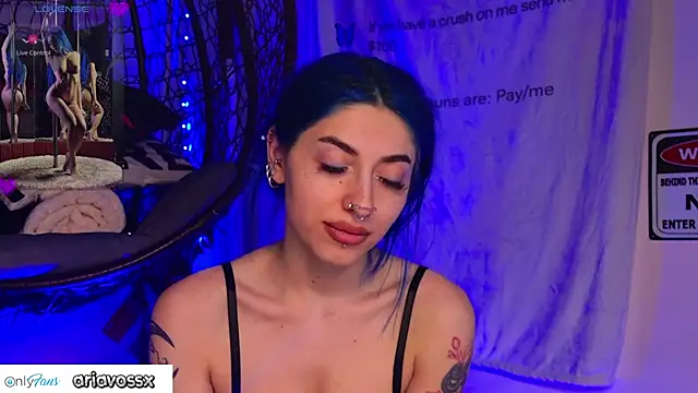 AriaVoss online show from April 14, 9:10 pm