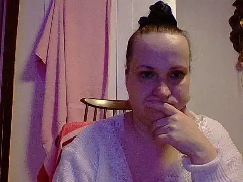  squirty cum lady  online show from March 11, 9:04 pm