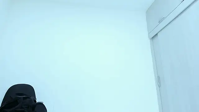 Snapshot of Amelia_Debora_Antonella chatting on February 12, 1:39 pm Amelia Debora Antonella online show from February 12, 1:39 pm