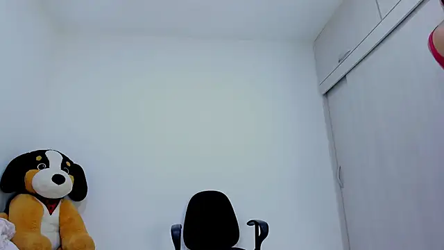 Snapshot of Amelia_Debora_Antonella chatting on April 28, 2:22 pm Amelia Debora Antonella online show from April 28, 2:22 pm