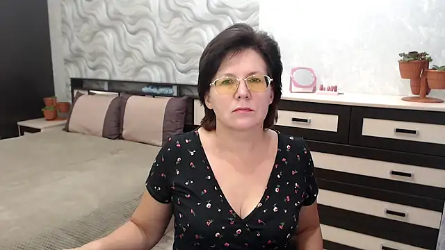 Snapshot of VitaCharm chatting on December 2, 9:06 pm VitaCharm online show from December 2, 9:06 pm