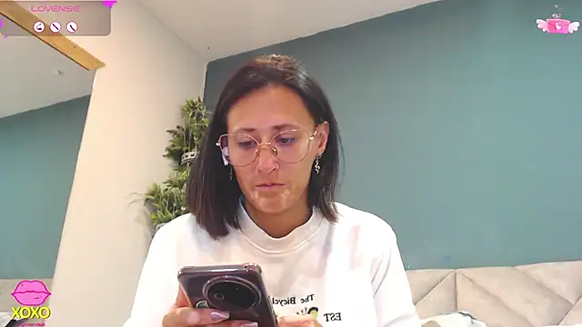 SharisWillian online show from March 31, 3:30 am