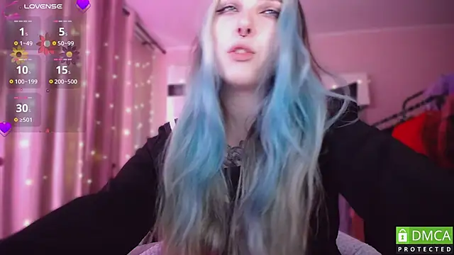 Snapshot of JustMeowGirl chatting on April 24, 5:21 am JustMeowGirl online show from April 24, 5:21 am