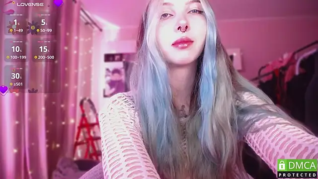 Snapshot of JustMeowGirl chatting on May 8, 5:13 am JustMeowGirl online show from May 8, 5:13 am