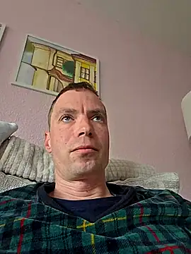 Schnubby1 online show from May 8, 9:25 am