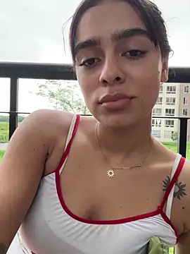 Foxy Assh  online show from April 3, 8:40 pm