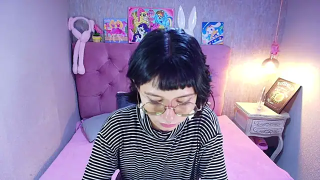 charlottemoonxz online show from March 2, 6:48 pm