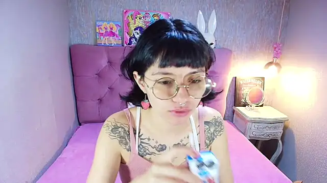 charlottemoonxz online show from March 30, 3:24 pm