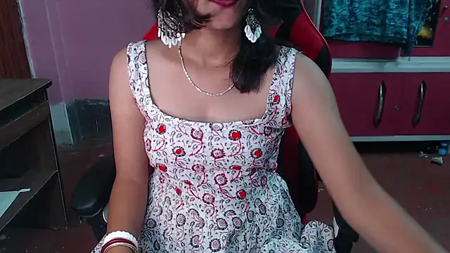 Snapshot of Angel_Alison_ chatting on February 12, 9:33 pm Angel Alison online show from February 12, 9:33 pm