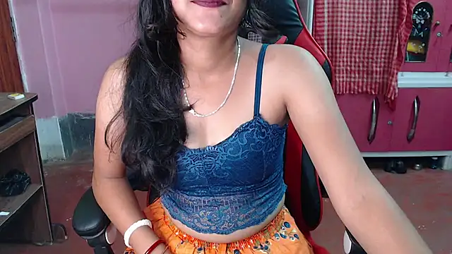 Snapshot of Angel_Alison_ chatting on February 21, 9:43 pm Angel Alison online show from February 21, 9:43 pm