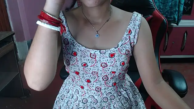 Snapshot of Angel_Alison_ chatting on October 10, 6:07 pm Angel Alison online show from October 10, 6:07 pm
