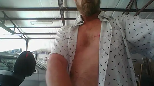 Snapshot of stillplayswithplanes chatting on July 17, 8:35 pm stillplayswithplanes online show from July 17, 8:35 pm