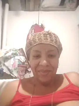 Snapshot of Surreyaa chatting on May 6, 5:03 am Surreyaa online show from May 6, 5:03 am