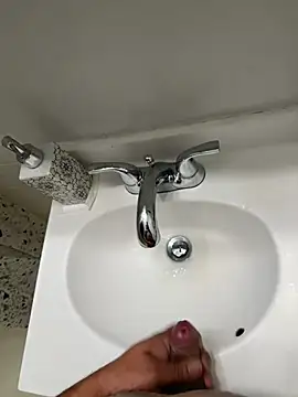 Snapshot of kiranx09 chatting on February 3, 9:47 am kiranx09 online show from February 3, 9:47 am