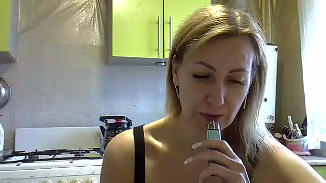 AshleyXHoney online show from December 6, 8:48 am