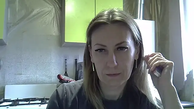 Snapshot of AshleyXHoney chatting on April 29, 6:39 am AshleyXHoney online show from April 29, 6:39 am