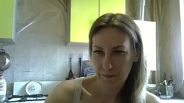 Snapshot of AshleyXHoney chatting on May 7, 6:41 am AshleyXHoney online show from May 7, 6:41 am