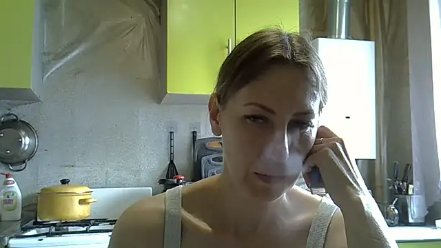 Snapshot of AshleyXHoney chatting on May 28, 7:05 am AshleyXHoney online show from May 28, 7:05 am