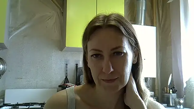 Snapshot of AshleyXHoney chatting on June 1, 6:59 am AshleyXHoney online show from June 1, 6:59 am