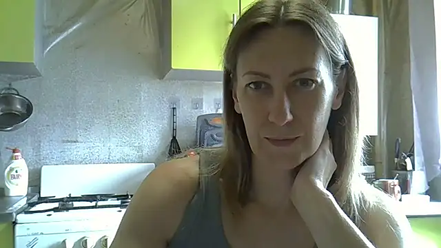 Snapshot of AshleyXHoney chatting on June 18, 7:41 am AshleyXHoney online show from June 18, 7:41 am