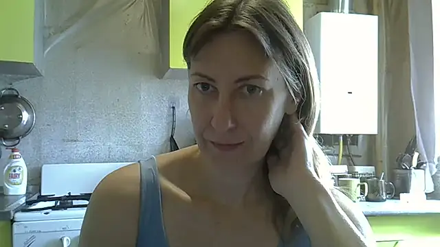 Snapshot of AshleyXHoney chatting on June 26, 8:19 am AshleyXHoney online show from June 26, 8:19 am
