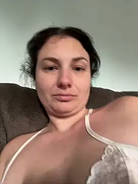 Snapshot of MilfyMrsRobinson chatting on February 3, 3:27 pm MilfyMrsRobinson online show from February 3, 3:27 pm