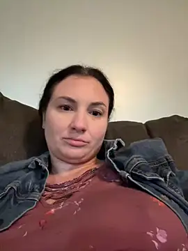 Snapshot of MilfyMrsRobinson chatting on February 5, 8:57 pm MilfyMrsRobinson online show from February 5, 8:57 pm